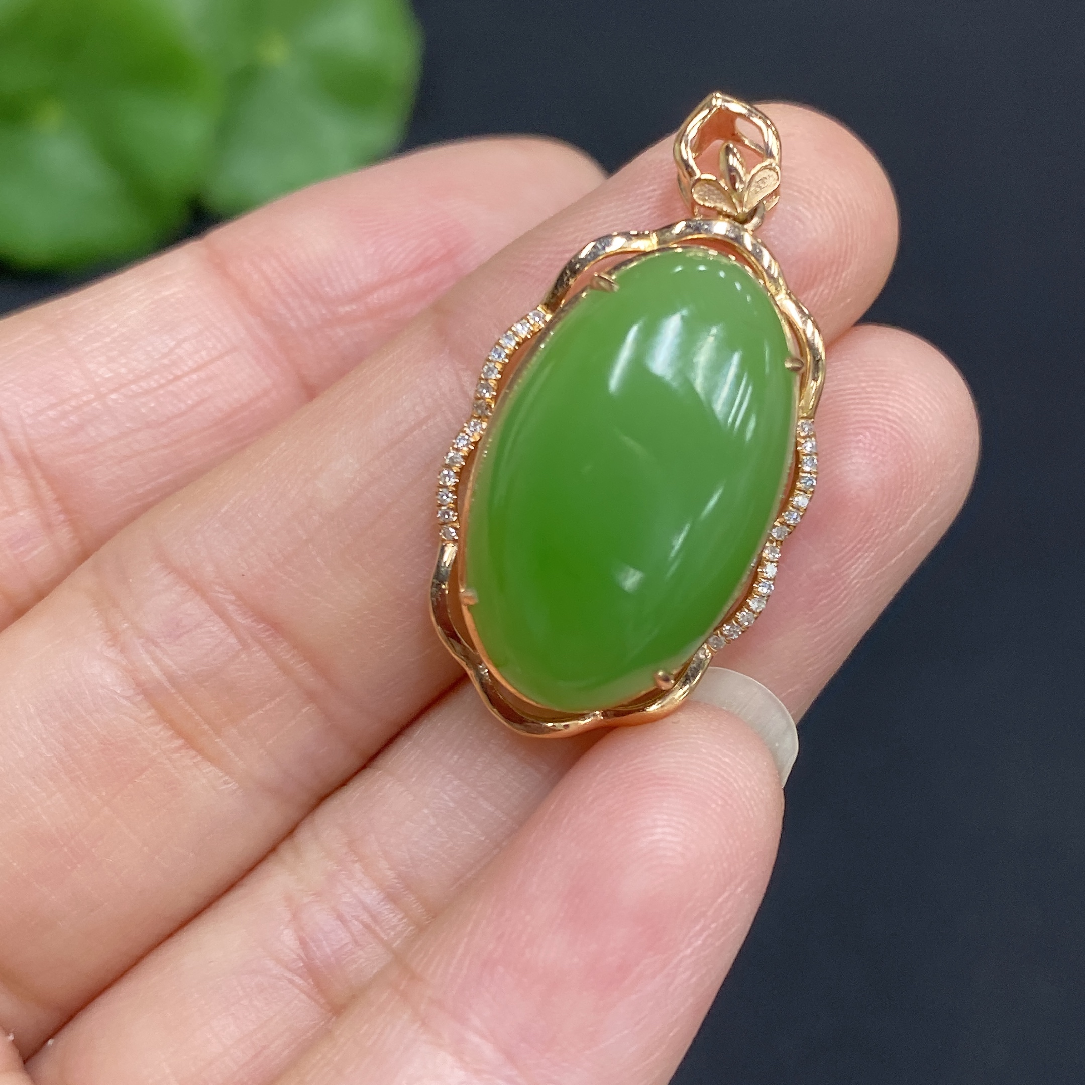 H34986967 Hetian Jade Jasper Inlaid Pendant, Total Weight Approx. 3.8g, Set with Diamonds, 18k Gold