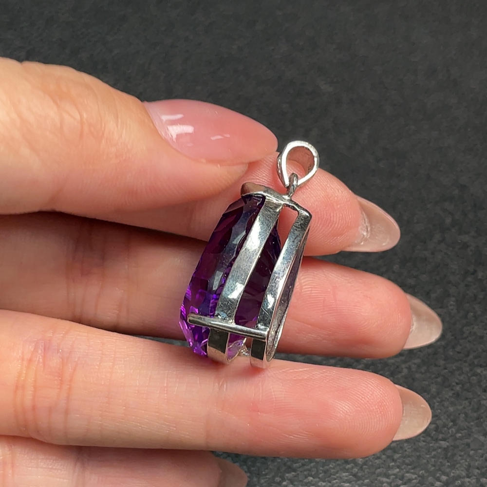 C33871542 Crystal Pendant Non-Gold Total Weight Approx. 7.32g