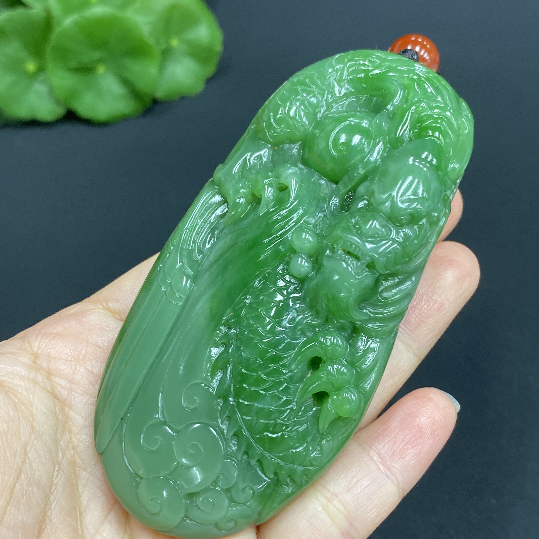 H28188370 Hetian Jade Handheld Ornament Dragon Gross Weight (including rope): 130.6g