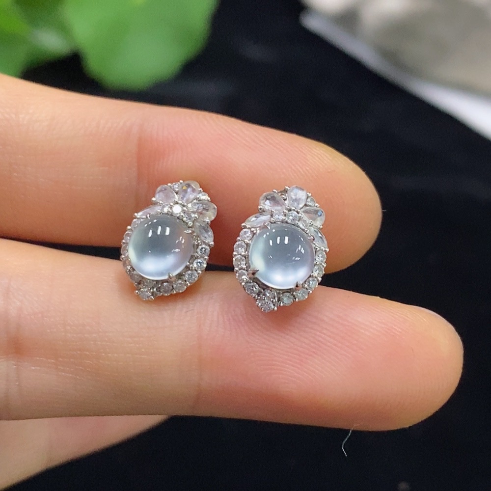 F31648968 Jadeite inlaid earrings pair 18K gold total weight about 2.5g (with diamond accents) (including ear studs weight)