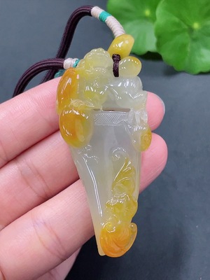 F22494862 Jadeite Dragon Tooth Pendant Color Origin Undetermined Total Weight 36.776g