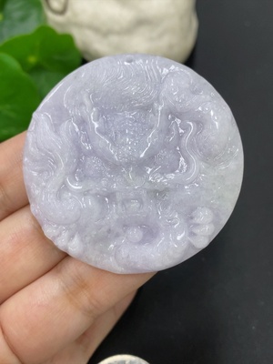 F41927067 翡翠龙牌挂件 货品总重约30克