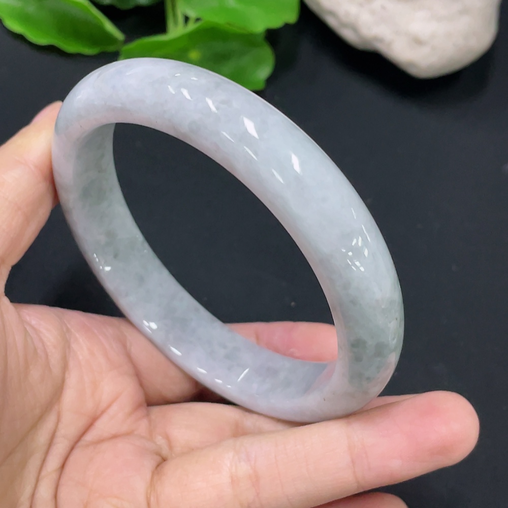 F32697073 Jadeite Round Bangle, 58.8 Loop Size, Total Weight Approx. 56.01g