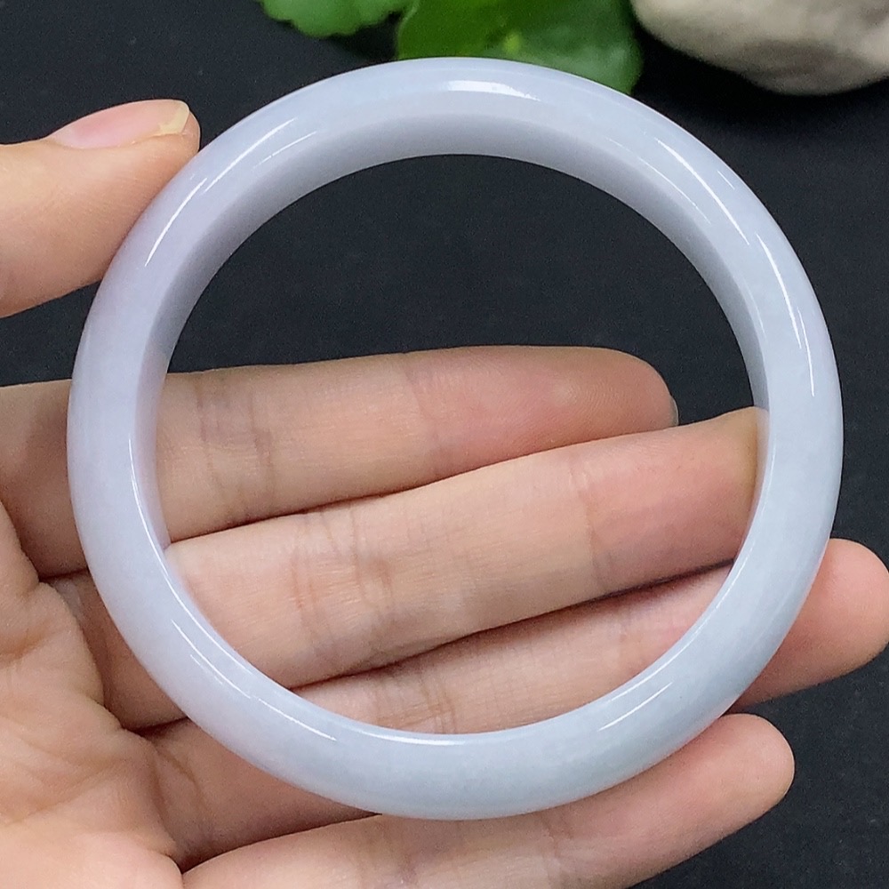 F32820081 Jadeite round bangle, size 56.4, total weight approximately 56.3g