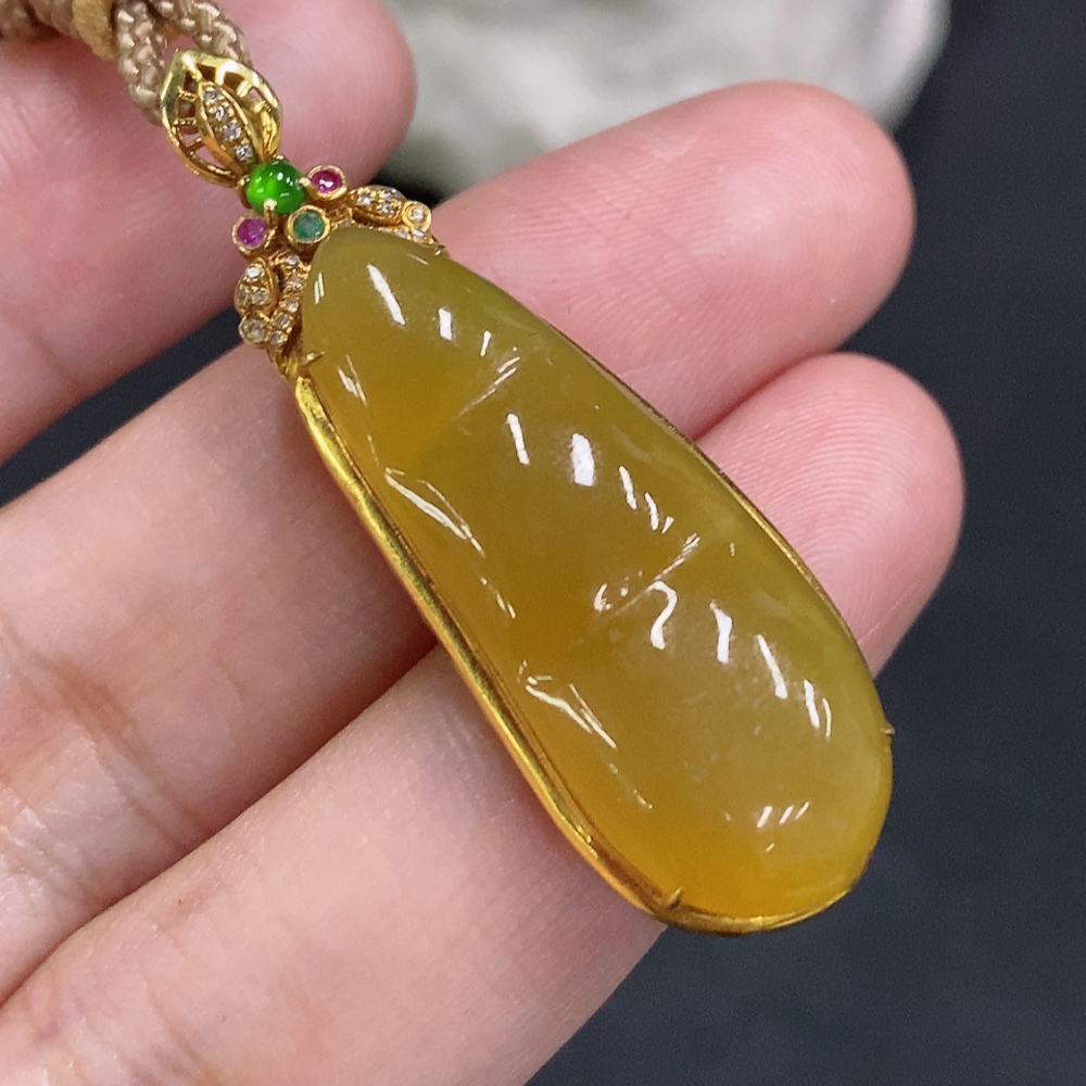 F34023342 Jadeite Fudu Bead Inlaid Pendant 18K Gold Total Weight Including Rope Approx. 6.1g (Yellow Color Origin Undetermined) (Non-Diamond) (Rope Accessory Non-Gold)