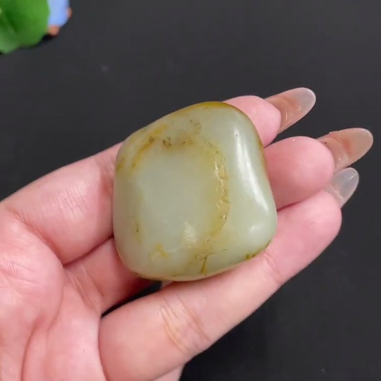 H32766678 Hetian Jade, Undetermined Skin Color Origin, Total Weight Approximately 53.5g
