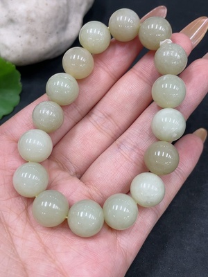 H32726383 Hetian Jade Bracelet, approx. 11.8mm beads, total weight approx. 43.8g