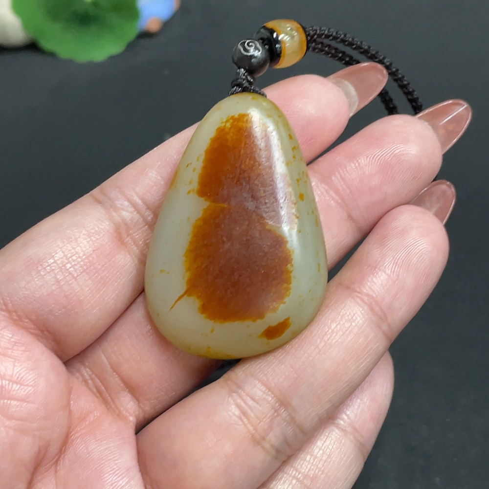H34054688 Hetian Jade Pendant