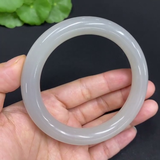H33845531 Hetian Jade Round Bangle 59.4mm 56.4g