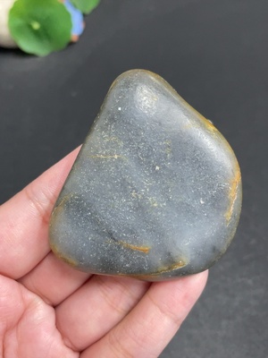 H30462754 Hetian Jade with undetermined skin color origin, total weight about 86g