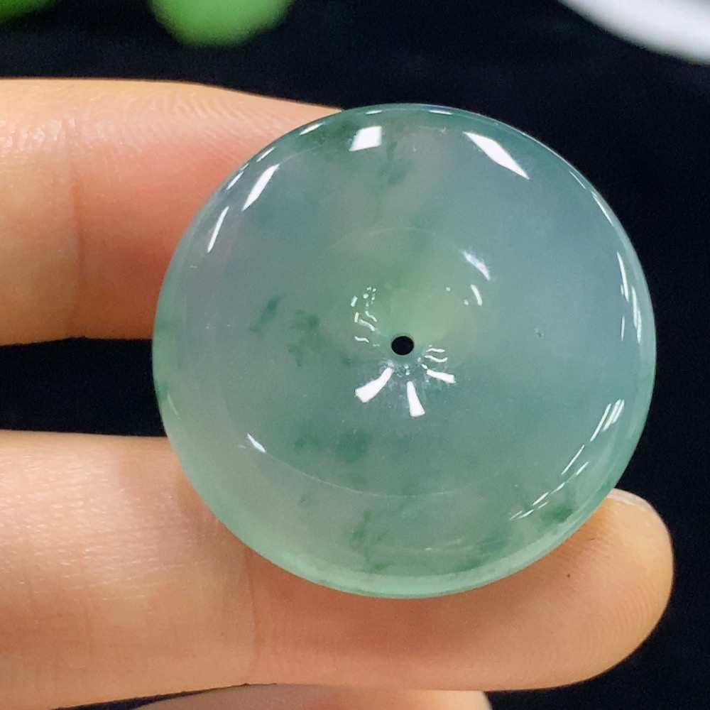 F35135177 Jadeite Peace Knot Pendant, Total Weight Approximately 9.58 Grams