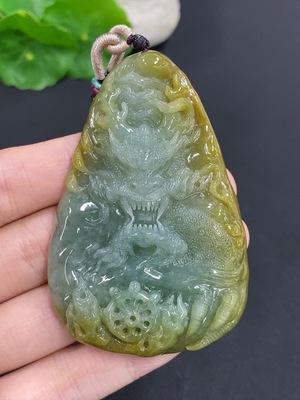 F41933799 翡翠龙腾四海挂件 货品总重量约60.4克（含绳重）