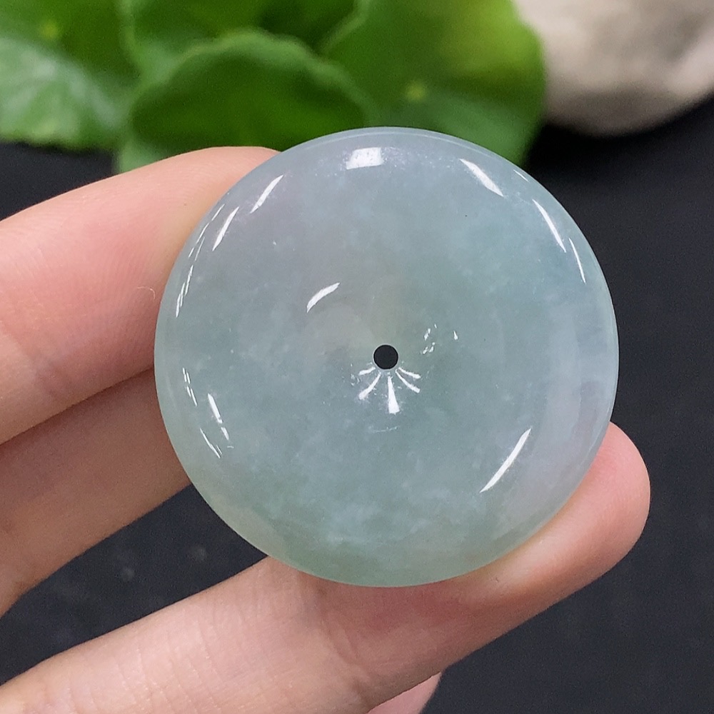 F35115560 Jadeite Peace Knot Pendant Total Weight Approx. 13.62g