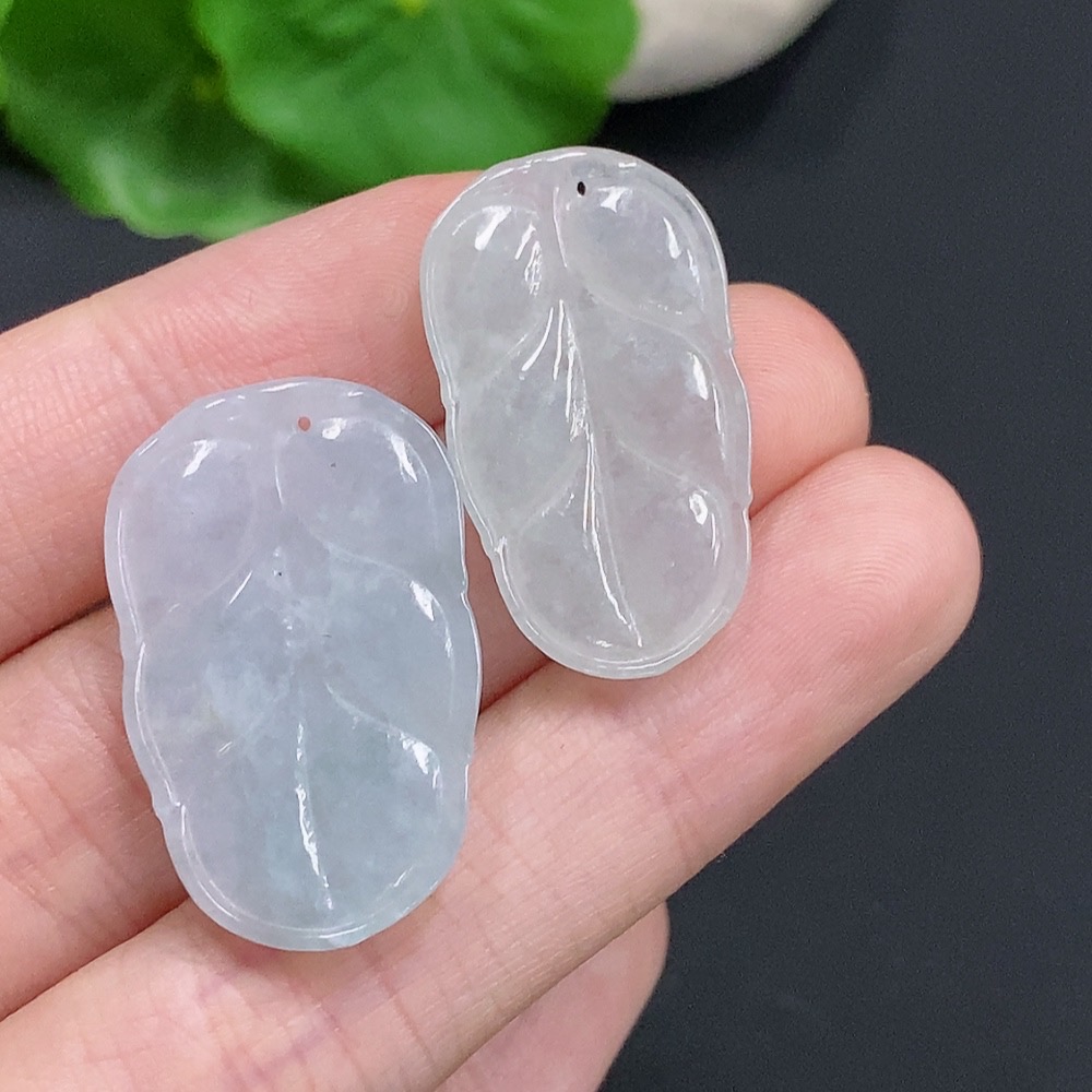 F30543012 Jadeite Leaf Pendant