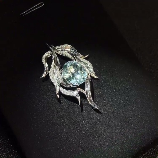 C33920341 Aquamarine Pendant Non-Diamond 36% Gold Content Total Weight Approx. 5.66g