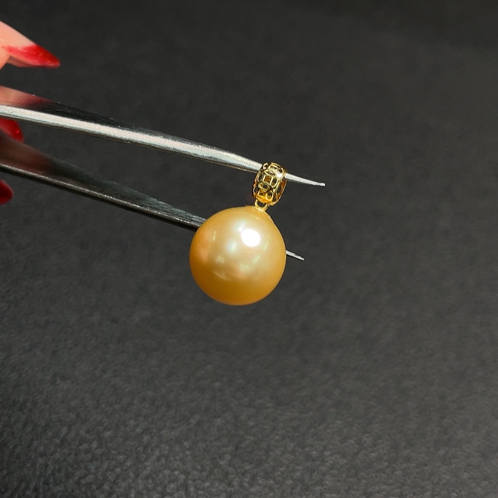 C26991645 Seawater Pearl Pendant Set in 18K Gold, Approx. 11.6mm, Total Weight About 2.51g, Color Origin Undetermined