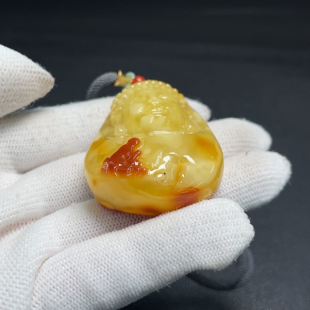 C27049249 Amber Beeswax Pendant with Cord (Approx. 21.60g) Coated with Colorless Film