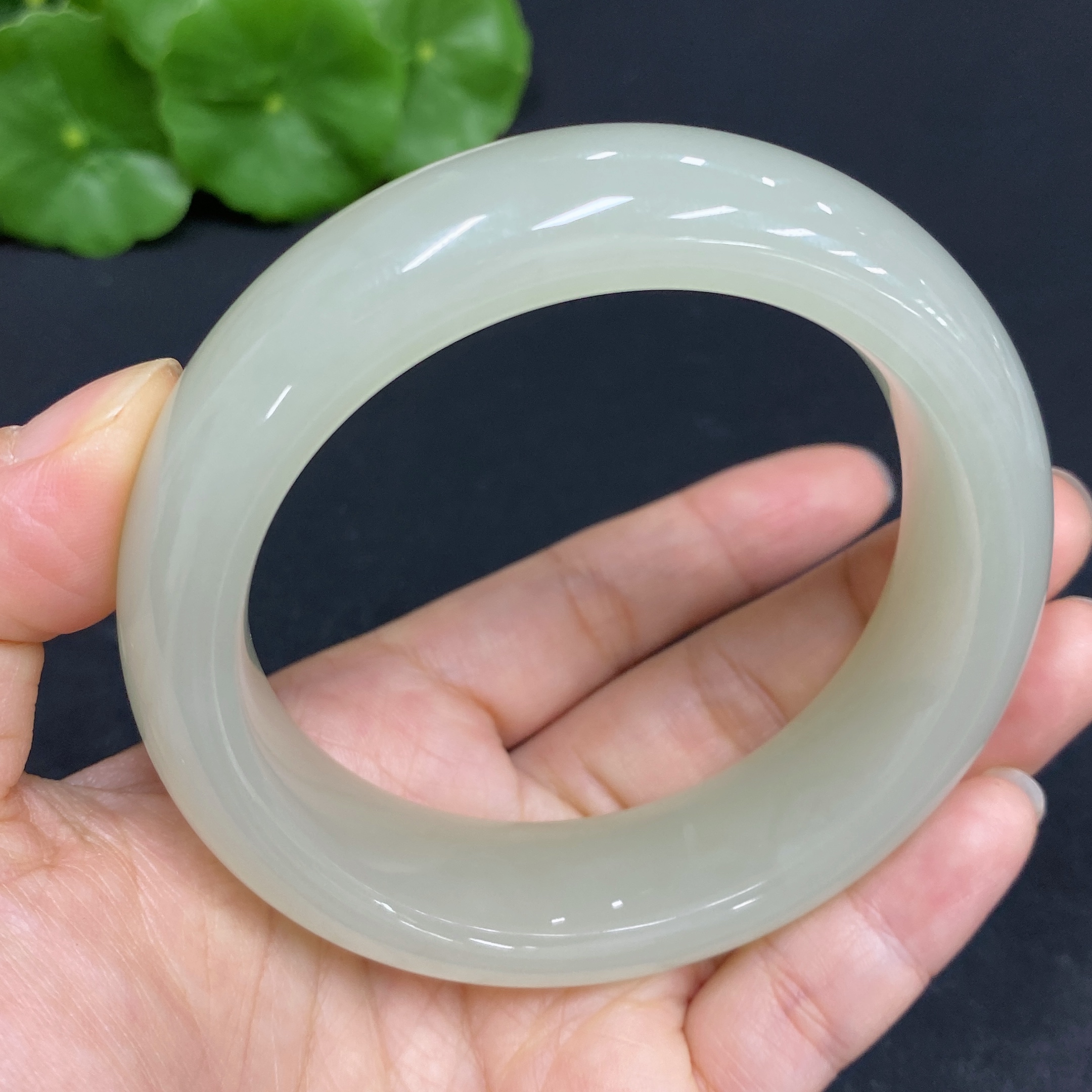 H31667515 Hetian Jade Round Bracelet Size 58.9 Total Weight Approx. 95.9g