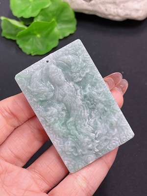 F37422410 翡翠挂件 观音 毛货 货品总重约66.4g