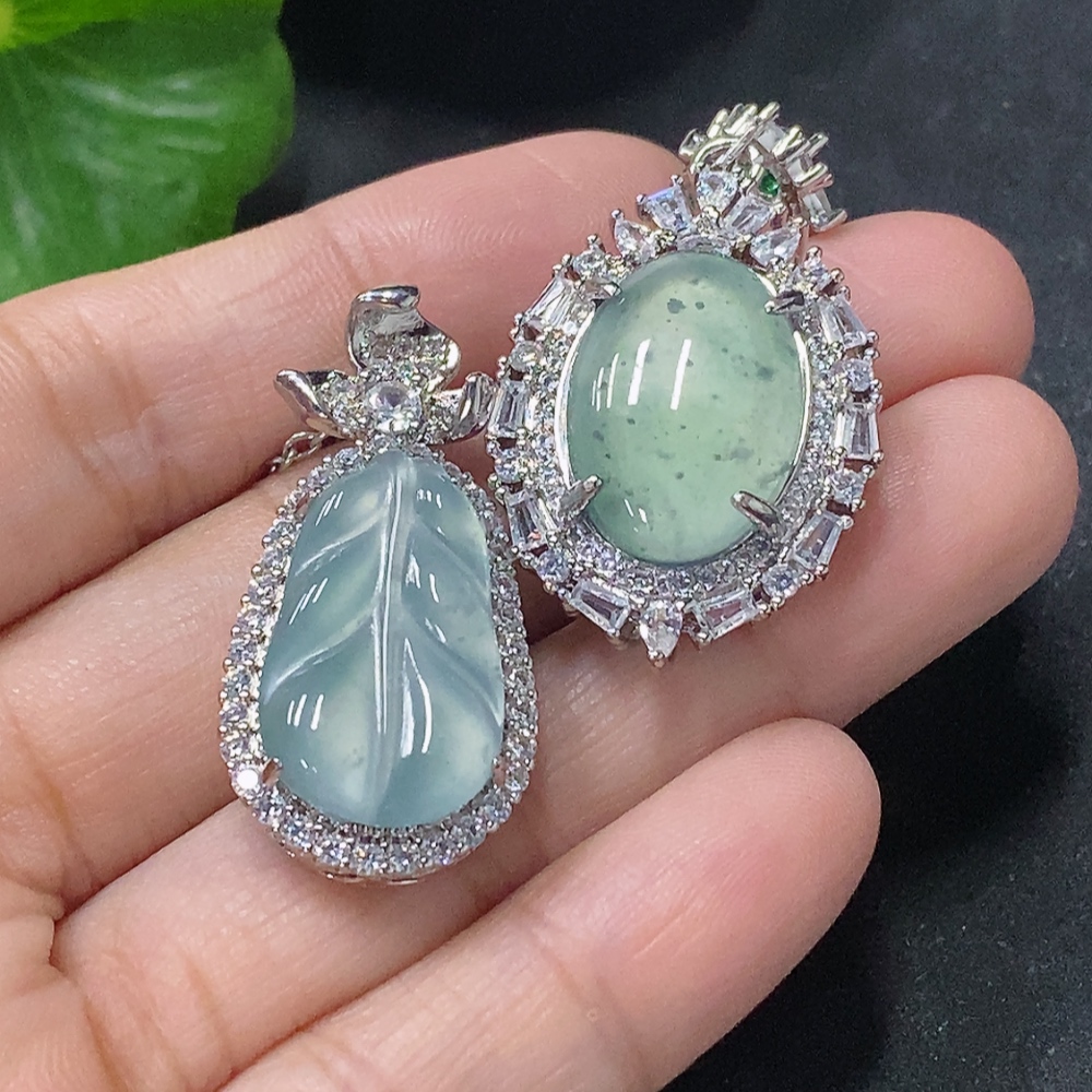 F33888030 Jadeite Leaf Inlaid Pendant Non-Gold Inlaid With Non-A Grade Stones