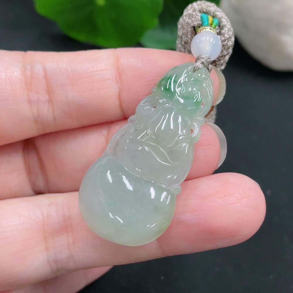 F29420801 Jadeite Gourd Pendant