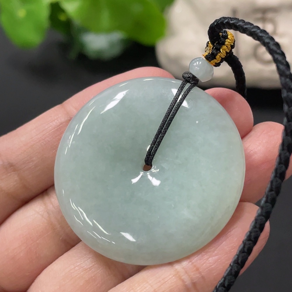 F35109386 Jadeite Peace Knot Pendant Total Weight Approximately 25.1g