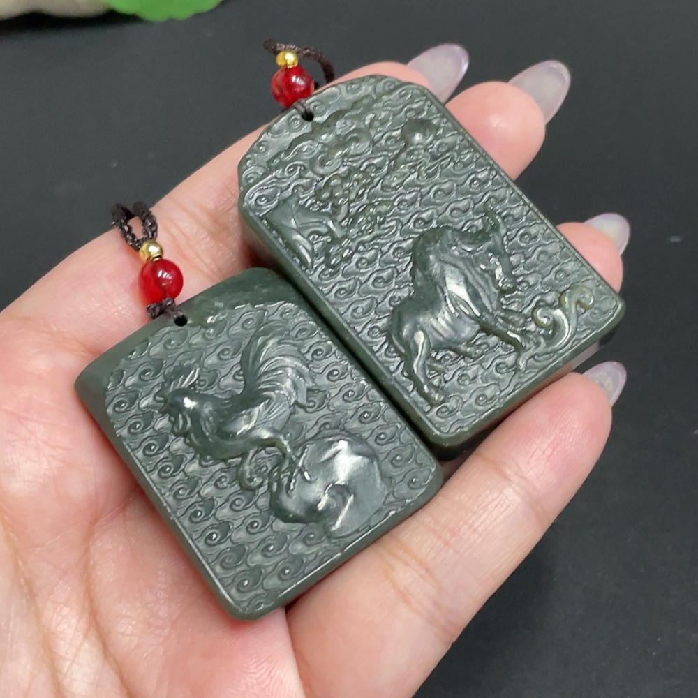 H33901582 Hetian Jade Pendant - Bull Turning Fortune Rooster (Total Weight approx. [with rope] 69.8g)