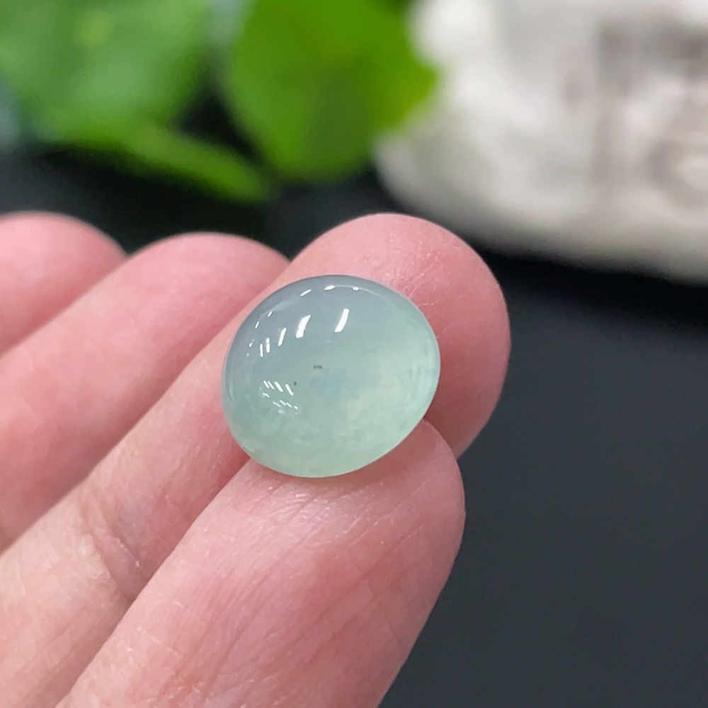 F33878183 Jadeite cabochon Total weight: approx. 1.112g