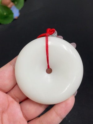 H33864158 Hetian Jade Handheld Piece - Peace Buckle