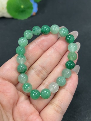 H41939891 非洲翠(独龙玉)手串 卡8.7mm左右 货品总重约19.6g