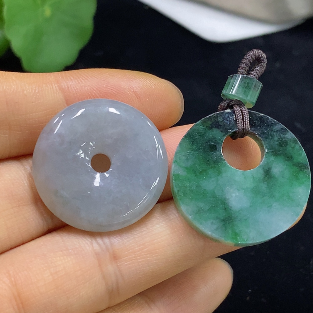F34024628 Jadeite Pendant Sell as a Lot with Other Mineral Components