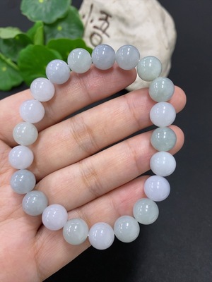 F42955335 翡翠手串 卡9.5mm左右   货品总重约30.15g
