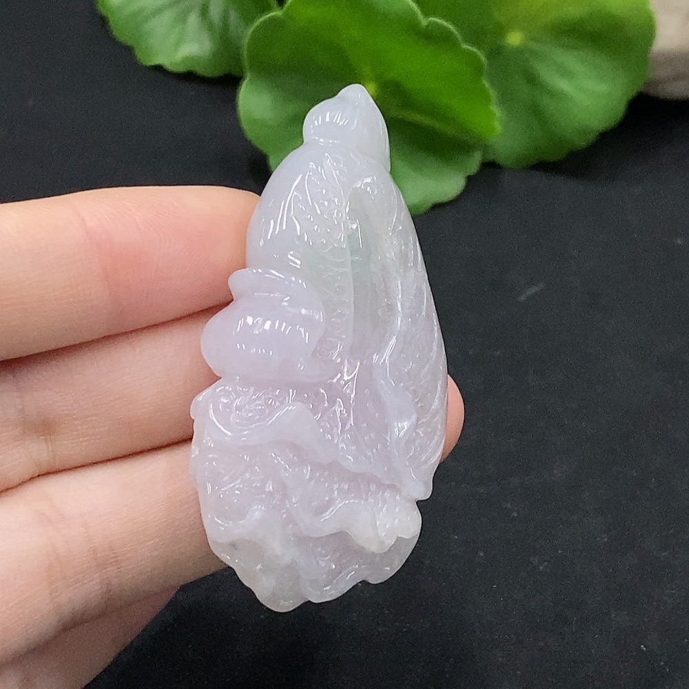 F35089898 Jadeite cabbage pendant, total weight approximately 22.8g