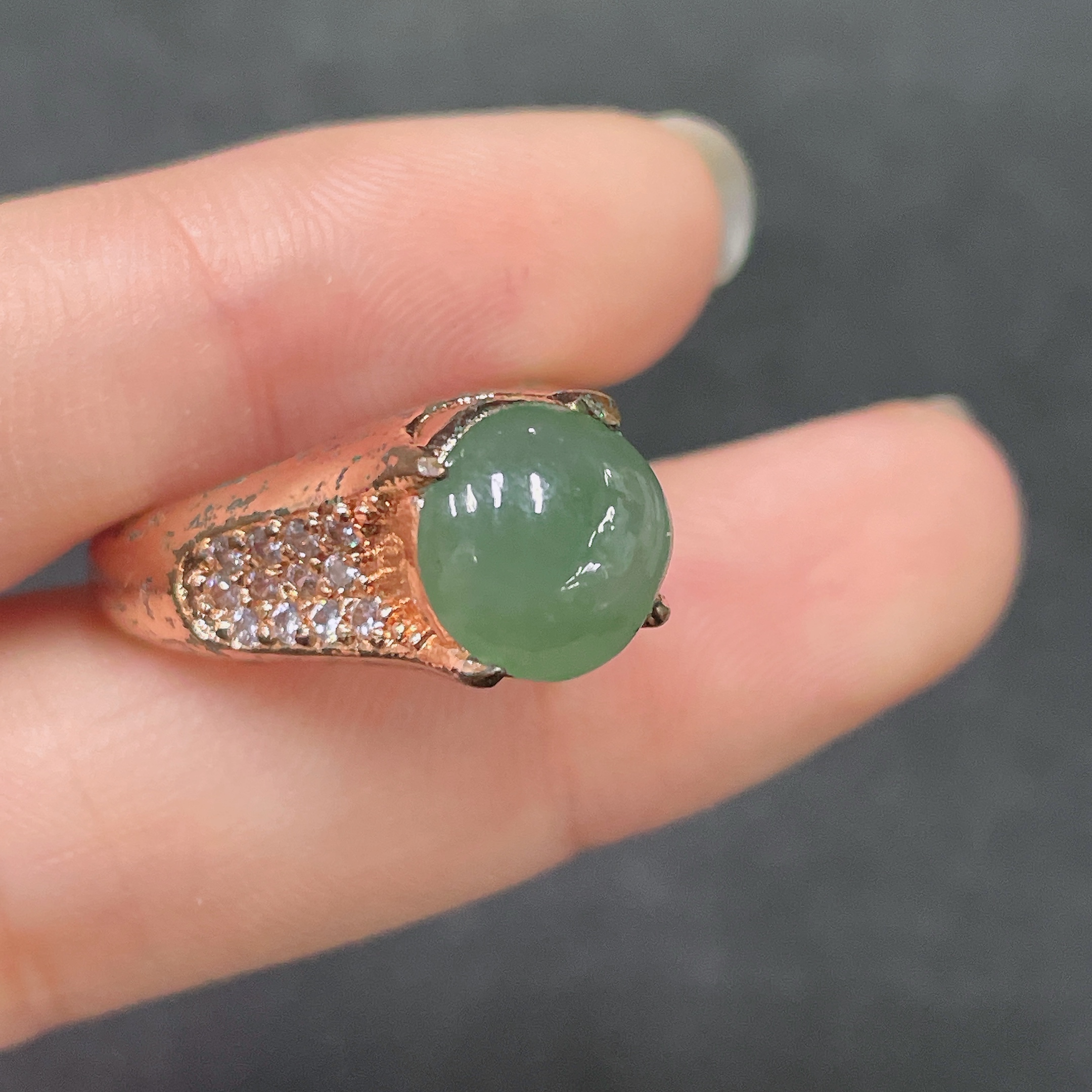 F32746581 Jadeite cabochon mounting piece non-gold total weight approx. 6.8 g