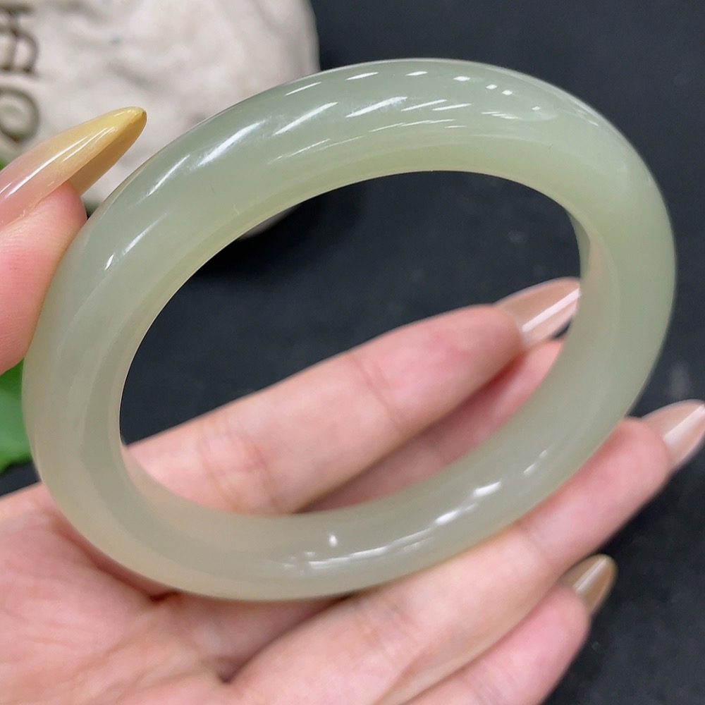H31663755 Hetian Jade Round Bracelet, Loop Size 58.8, Total Weight Approx. 58.5g