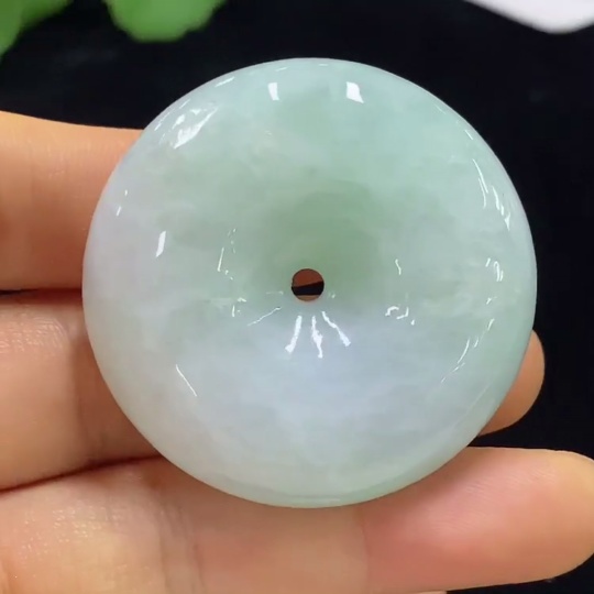 F34025628 Jadeite Peace Knot Pendant Total Weight Approx. 47.34g