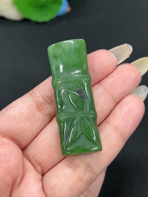 H42980302 和田玉碧玉挂件 竹节 货品总重约24.1g
