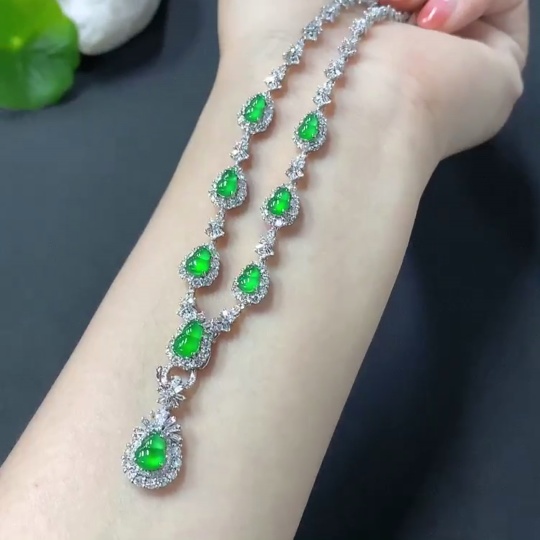 F17831518 Jadeite Gourd Inlaid Necklace 18k Gold Setting Total Weight Approx. 21.2g