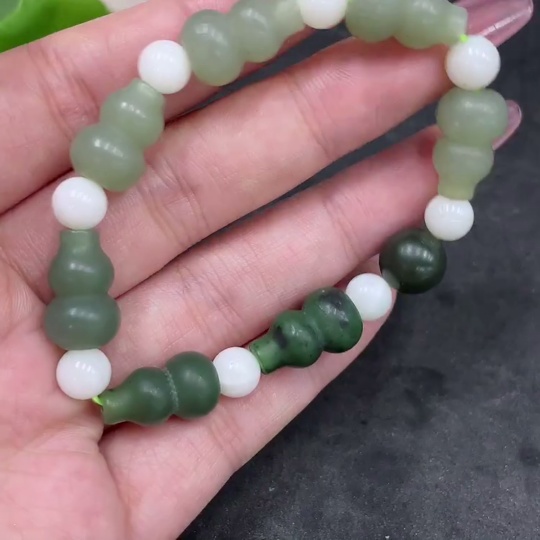 H33858695 Hetian Jade Gourd Bracelet (Non-Hetian Jade White Beads)