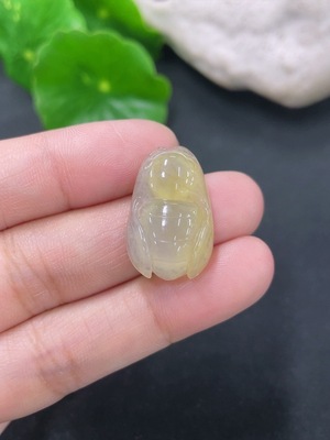 F46551413 翡翠挂件 货品总约重3.06g