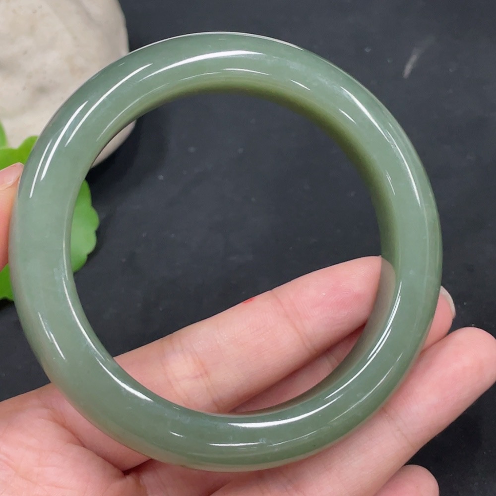 H30562063 Hetian Jade Round Bracelet Size 58 Total Weight Approx. 65.7g