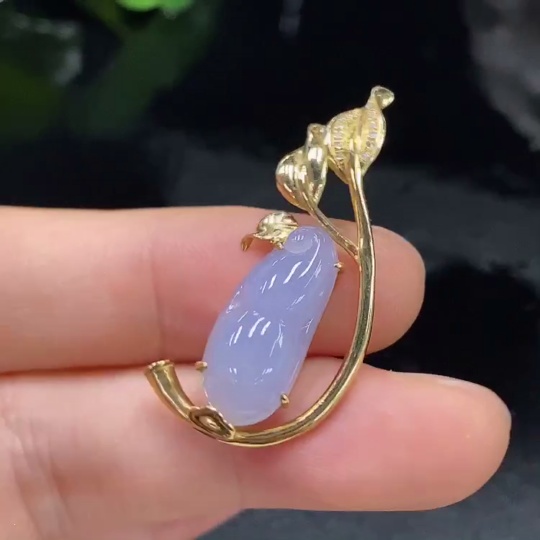 F27143384 Jadeite Inlaid Piece, 18K Gold Setting with Diamond Accents, Total Weight Approx. 3.05g