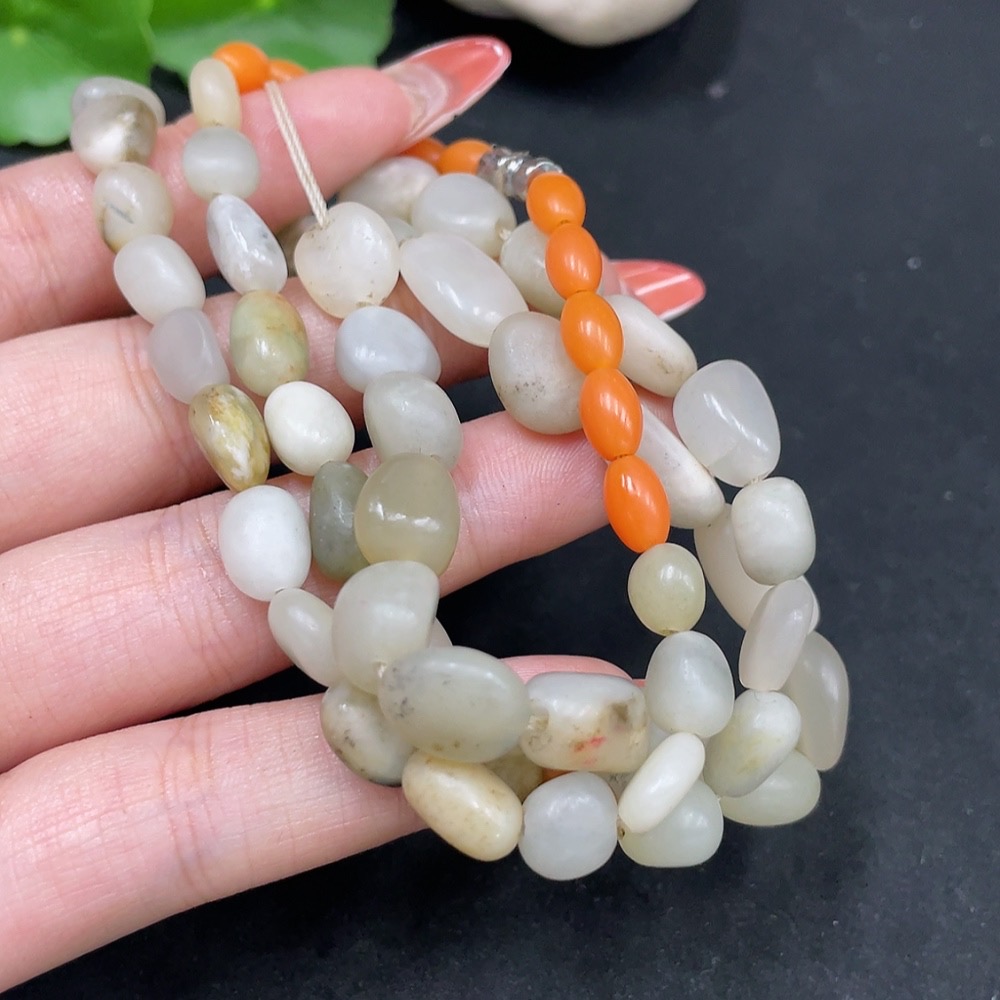 H34063490 Hetian Jade Bead Necklace, Undetermined Skin Color Origin, Containing Other Mineral Components, Accompanying Beads Not Hetian Jade, Total Weight Approximately 48.5g, Non-Gold