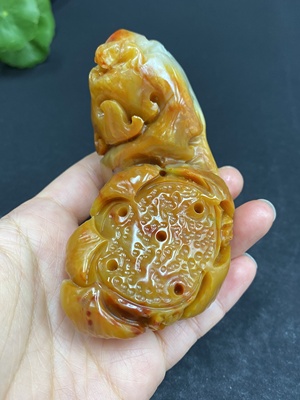 H30505425 Shoushan Stone Handheld Carving "Quacking Brings Wealth