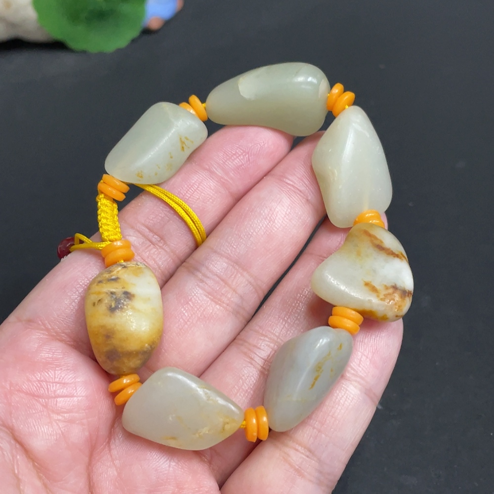 H33880361 Hetian Jade Bracelet with Other Mineral Components, Undetermined Skin Color Origin, Non-Hetian Jade Beads, Total Weight Approx. 48.3g