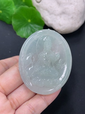F41906628 翡翠挂件观音 货品总约重27.97g