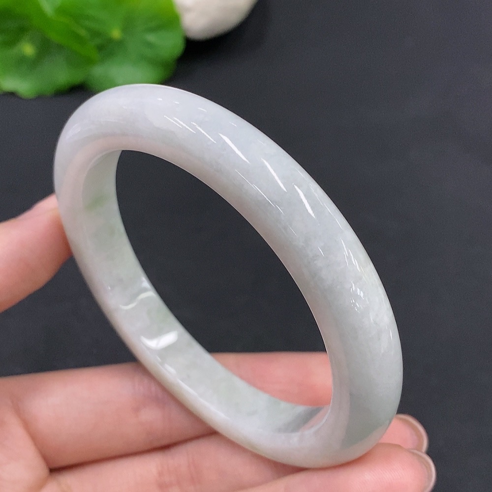 F28190016 Jadeite Natural Circle Bangle