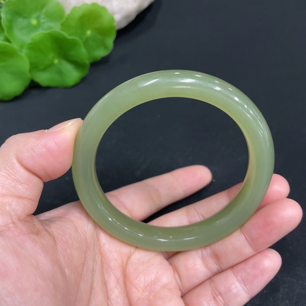 H34037558 Hetian Jade Round Bracelet Size 55.4 Total Weight Approx. 40.3g