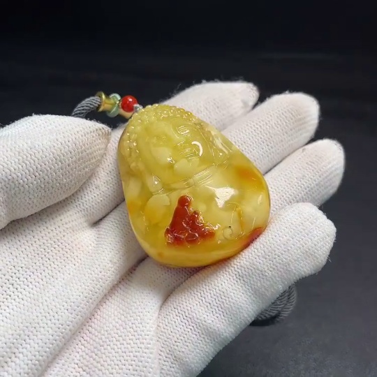 C27049249 Amber Beeswax Pendant with Cord (Approx. 21.60g) Coated with Colorless Film