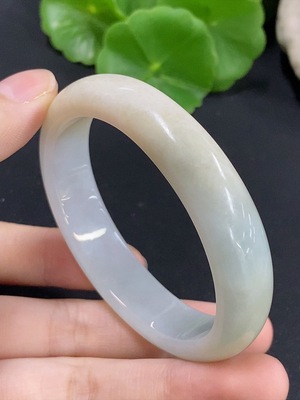 F46585346 翡翠贵妃手镯 圈口53/45.8 货品总重约43.59g
